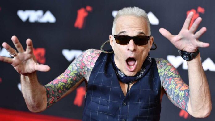 Van Halen Sammy Hagar foi abduzido por alienígenas e submetido a uma sondagem sexual, disse David Lee Roth